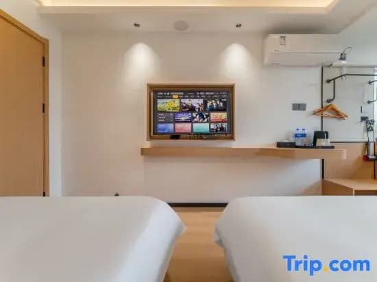 Deluxe Double room twin beds