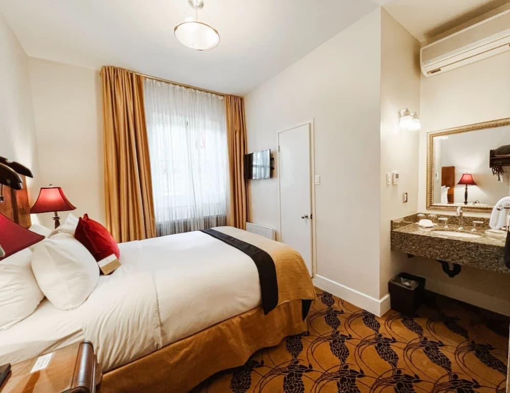 Economy room