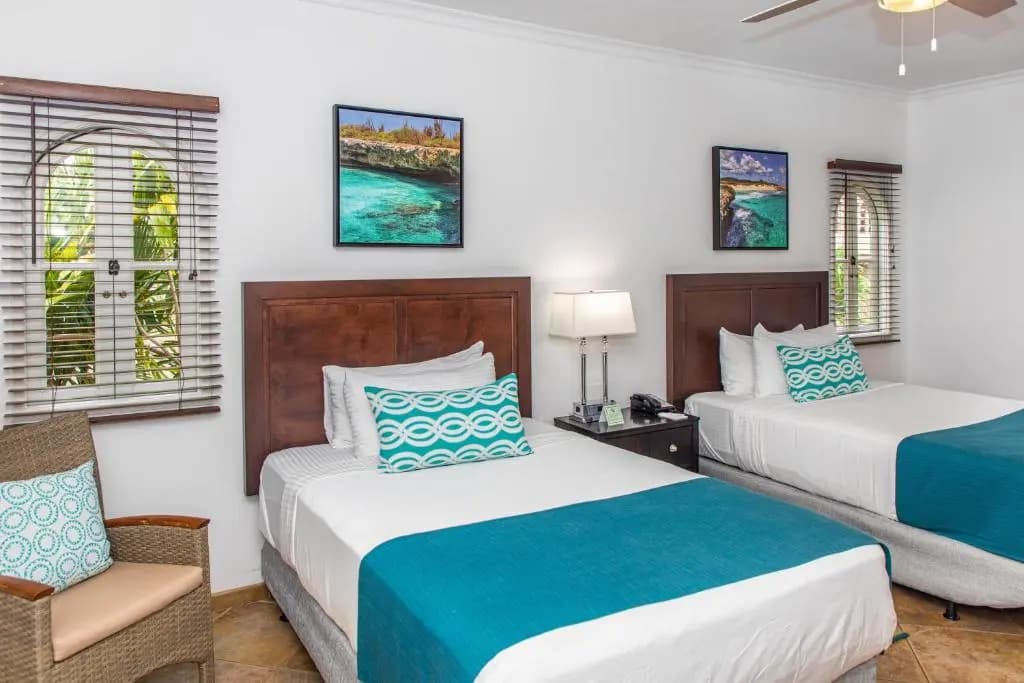 Standard room with courtyard view