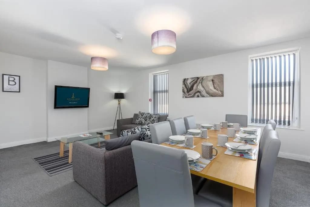 2 Bedrooms Apartment