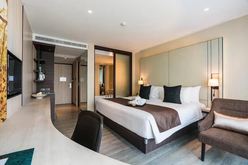 Deluxe Double room with balcony full double bed