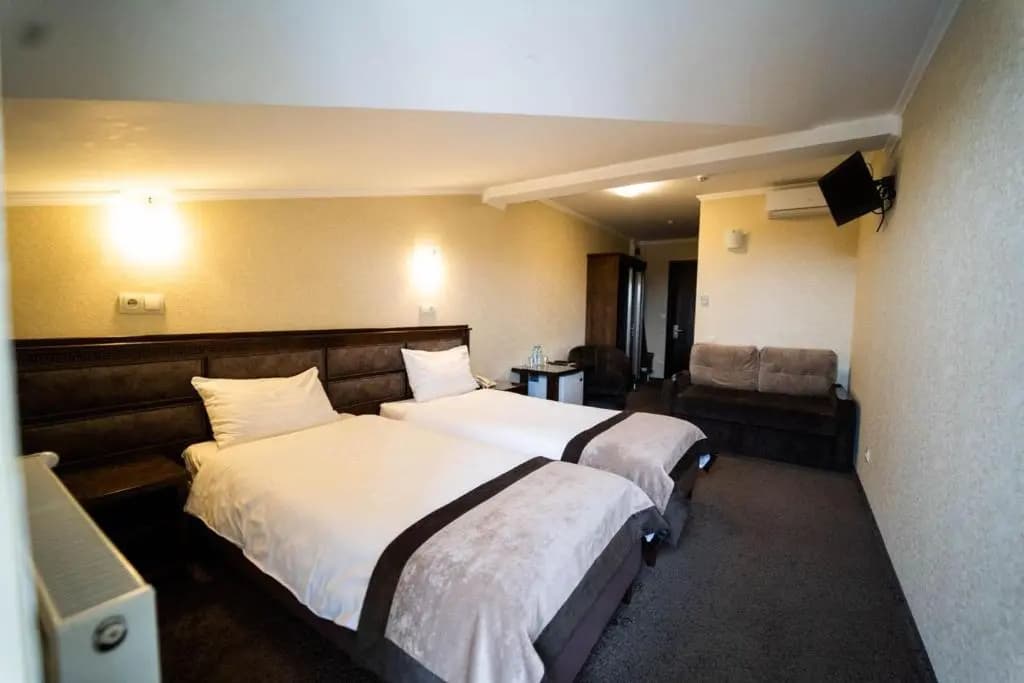 Economy room