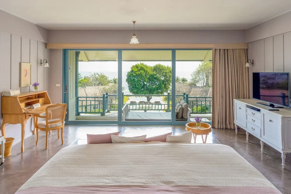 Suite with balcony and with sea view