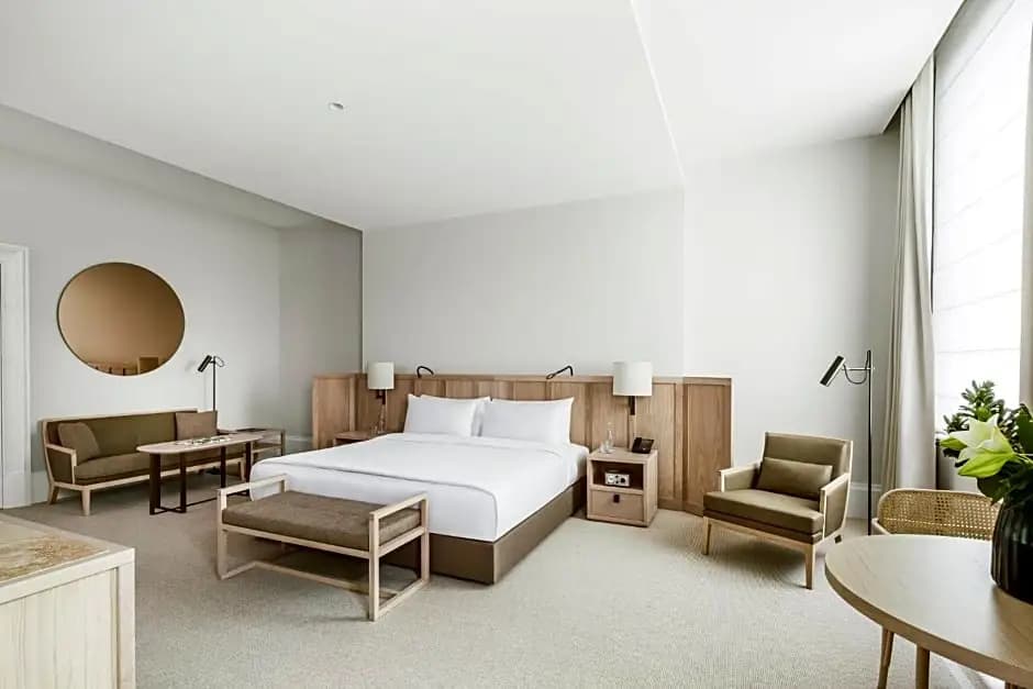 Standard Double room with city view full double bed