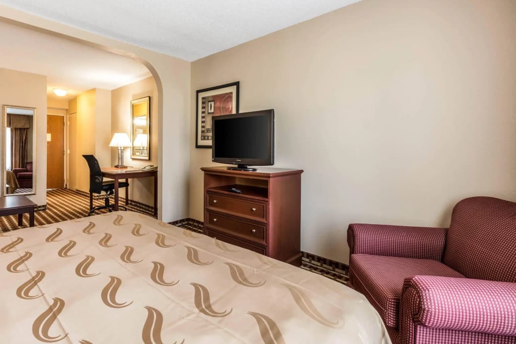 Double Suite full double bed