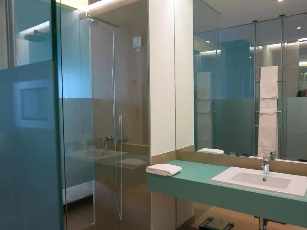 Superior Double room with city view full double bed