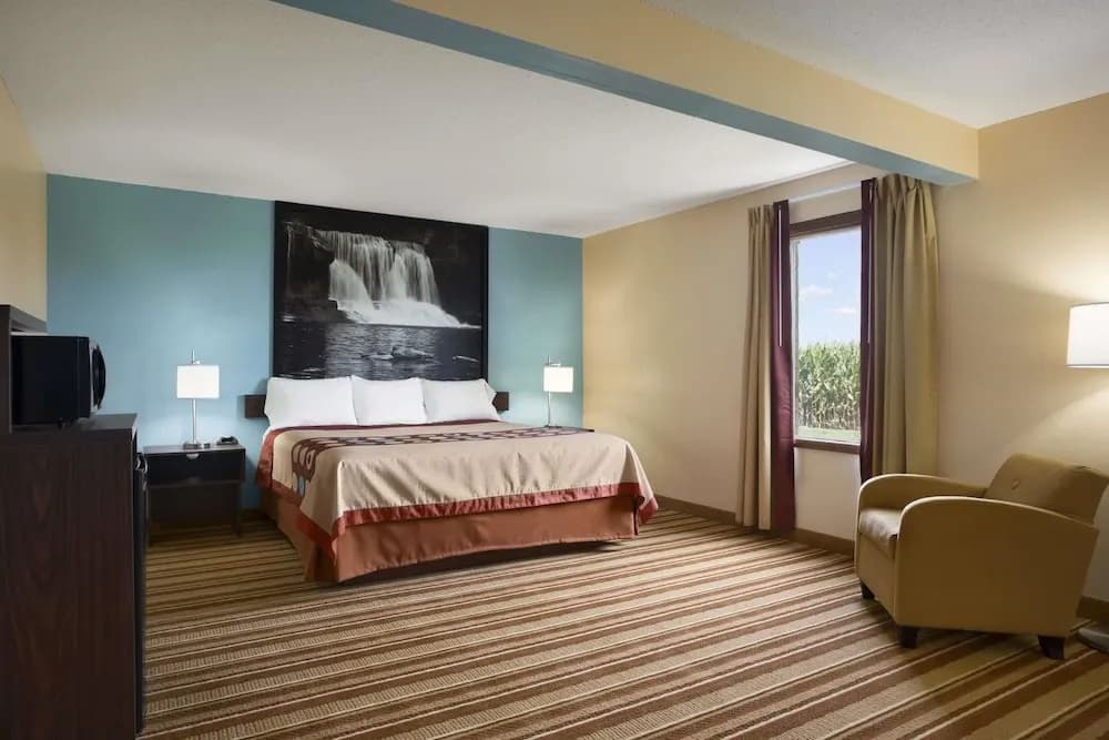 Double Suite full double bed