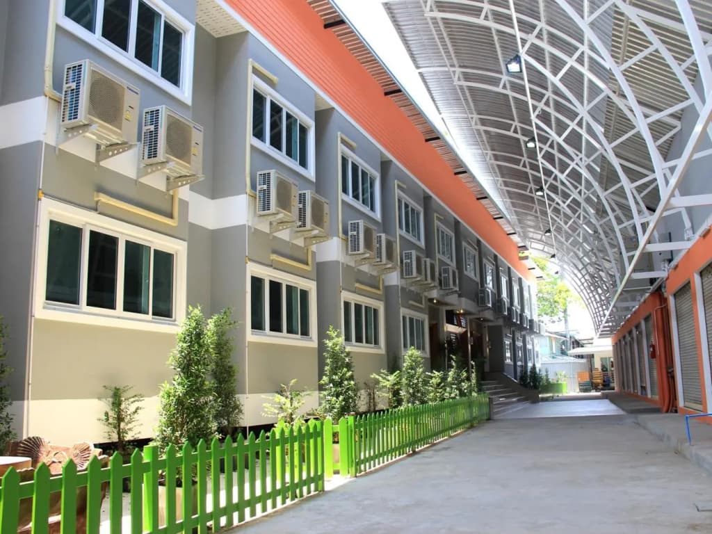 Economy room