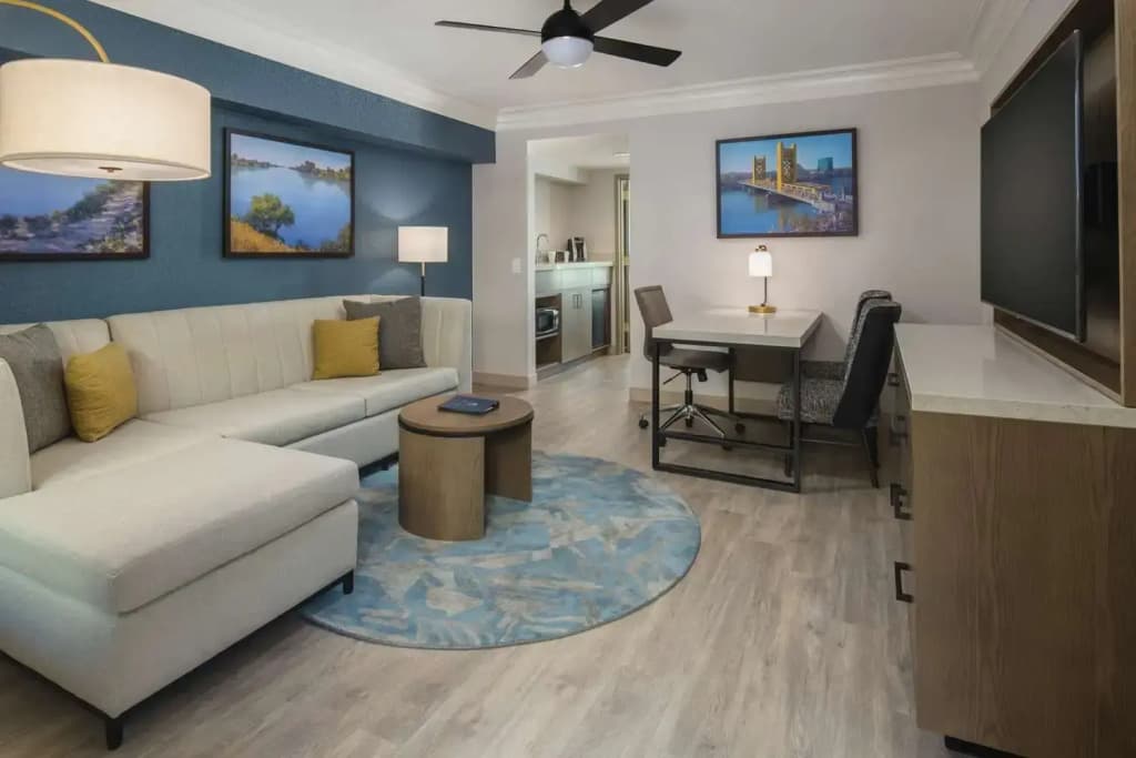 2 Bedrooms Quadruple Suite with city view