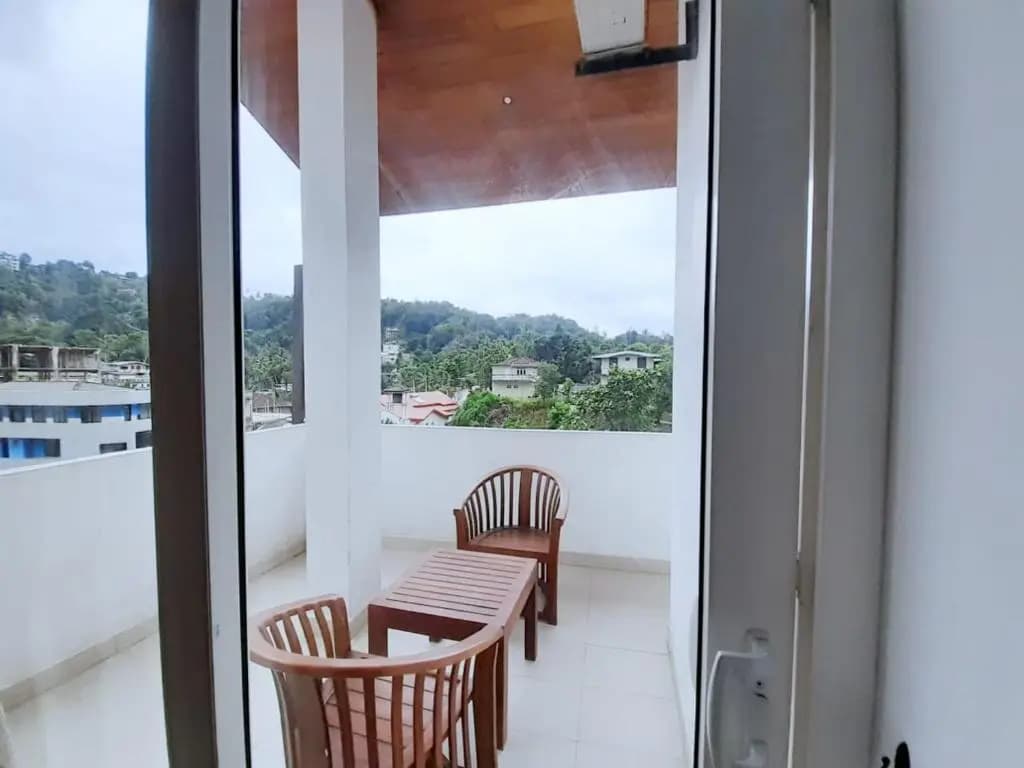 Deluxe Double room with balcony full double bed