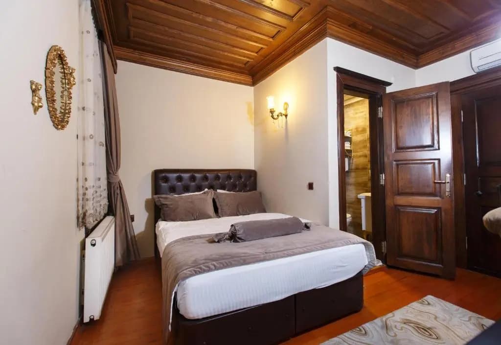 Double room full double bed