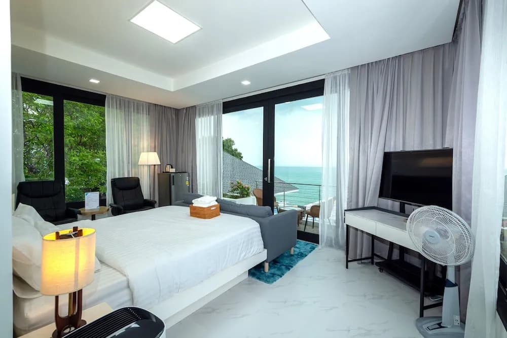 1 Bedroom Standard Double room full double bed