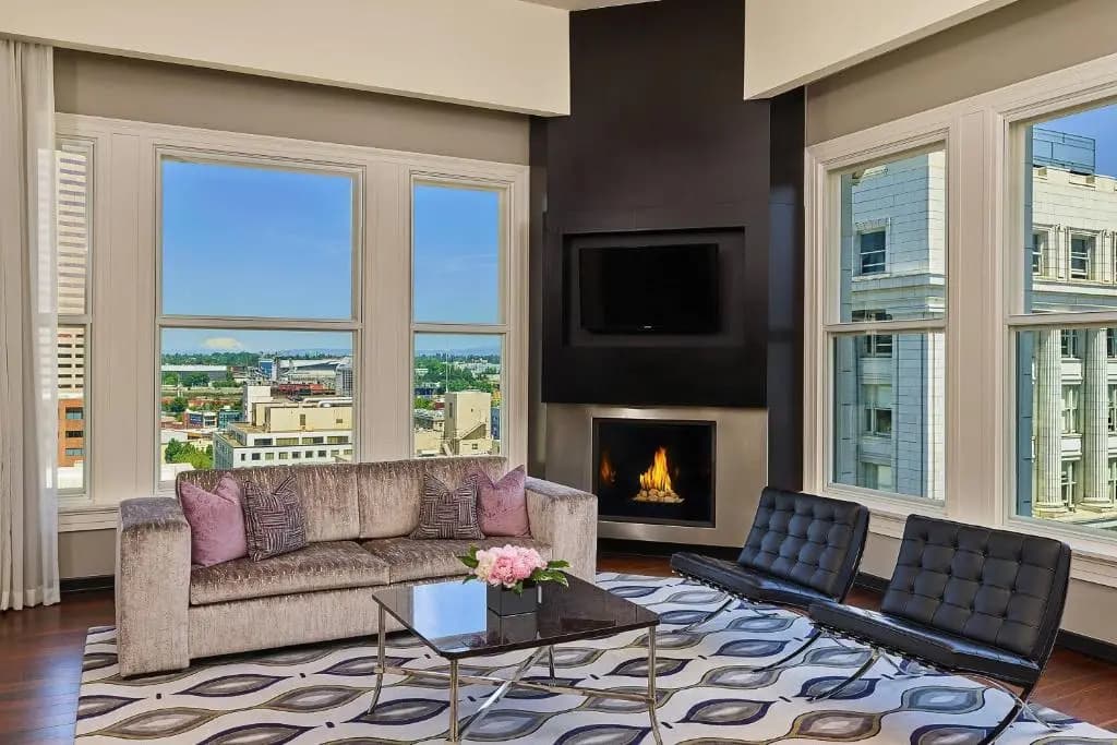 Presidential Double Club Suite full double bed