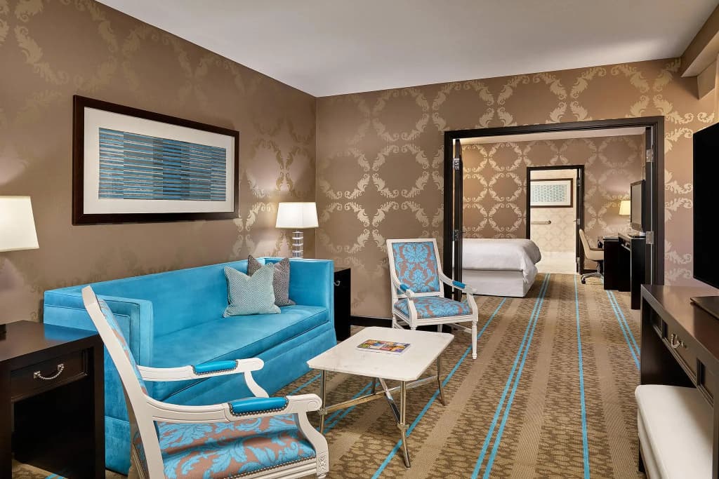 1 Bedroom Double Suite full double bed