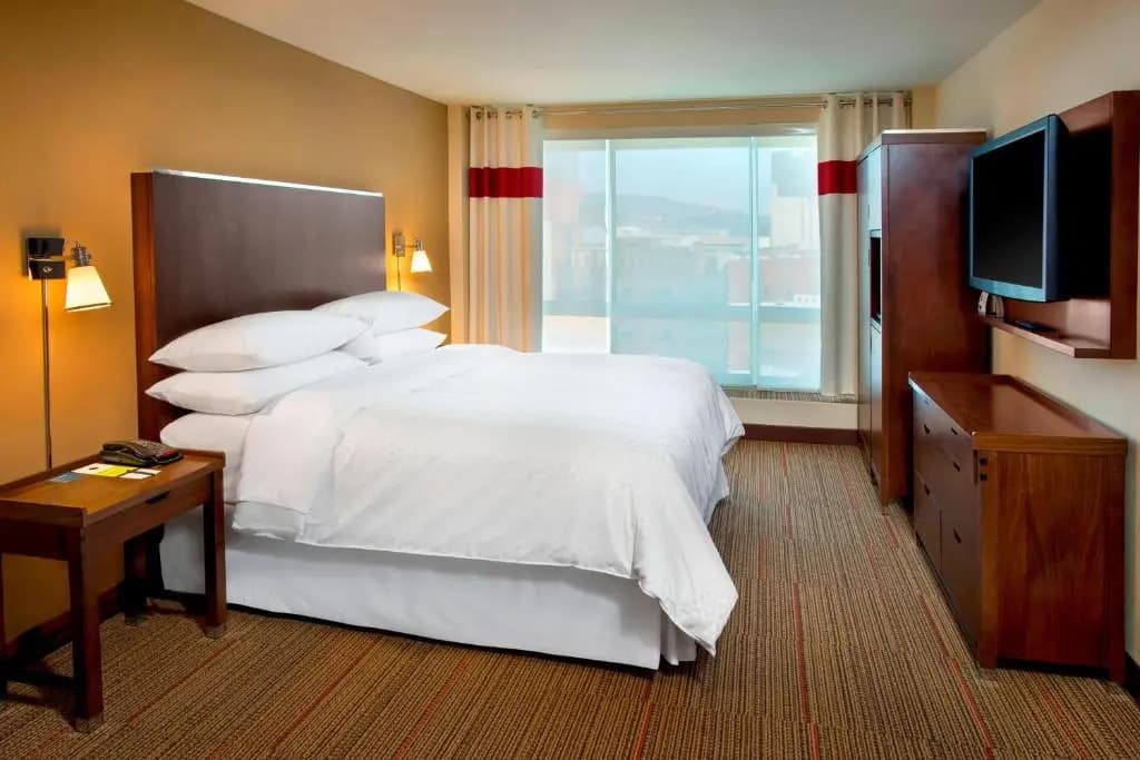 Double Suite full double bed