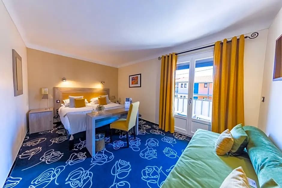 Standard Triple room