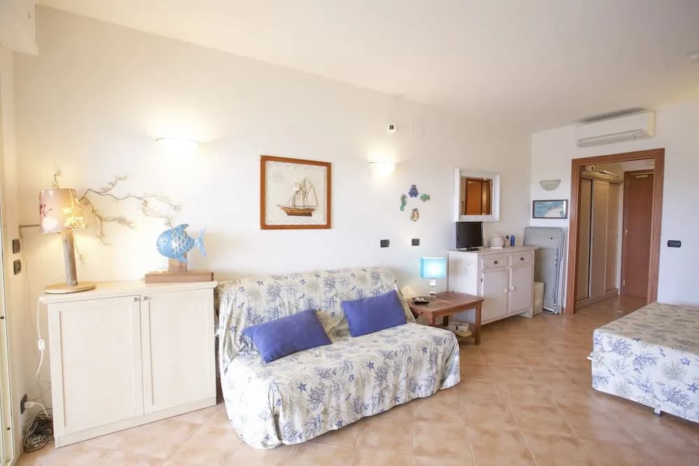 Apartment with balcony