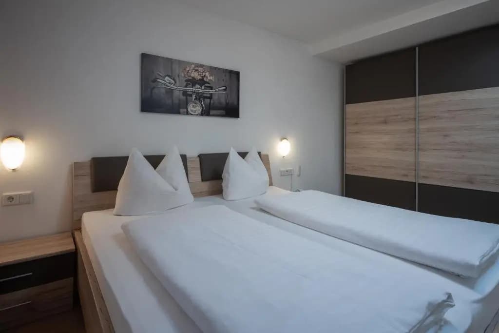 2 Bedrooms Apartment