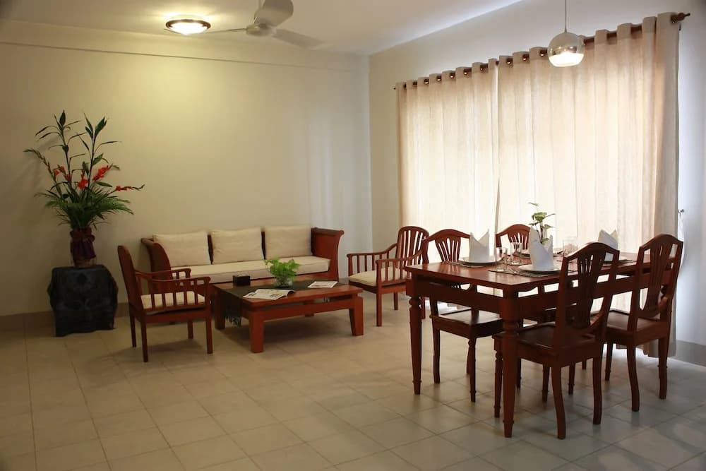 2 Bedrooms Apartment