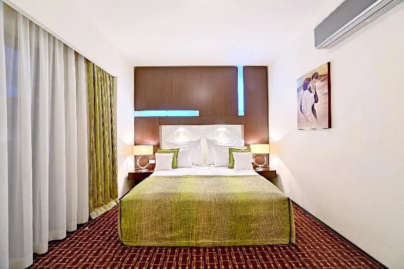 Economy room