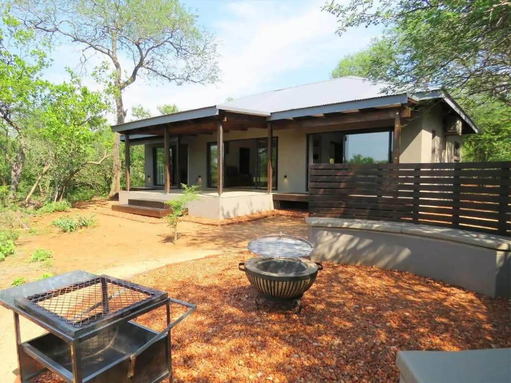 2 Bedrooms Villa