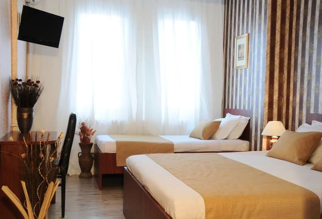 Hotel photo 1