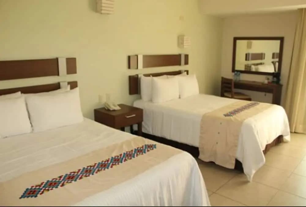 Standard Double room with street view twin beds