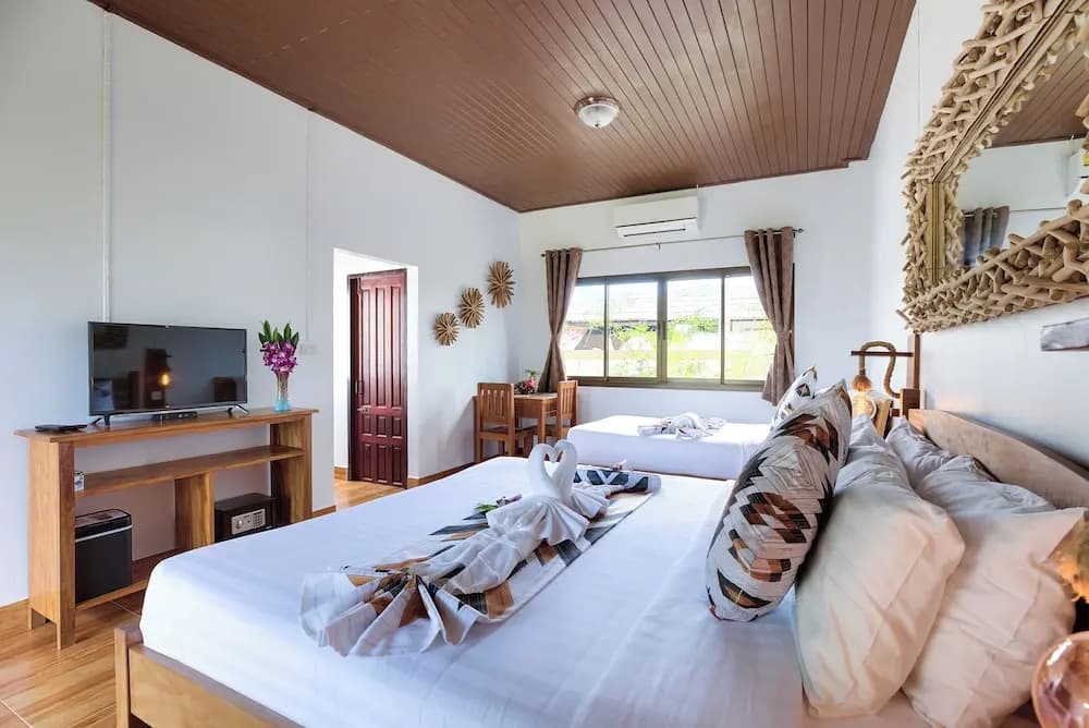 Deluxe Double room with balcony and with view full double bed