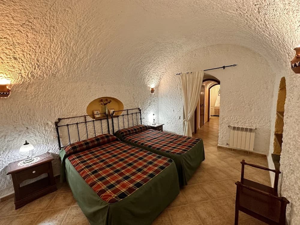 2 Bedrooms Family Apartment with garden view