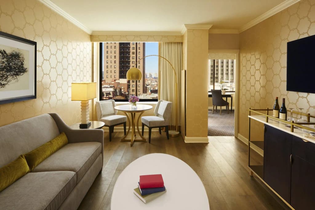 Executive Suite with city view