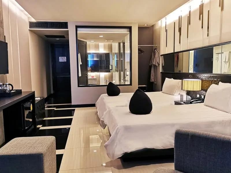 Deluxe Double room twin beds