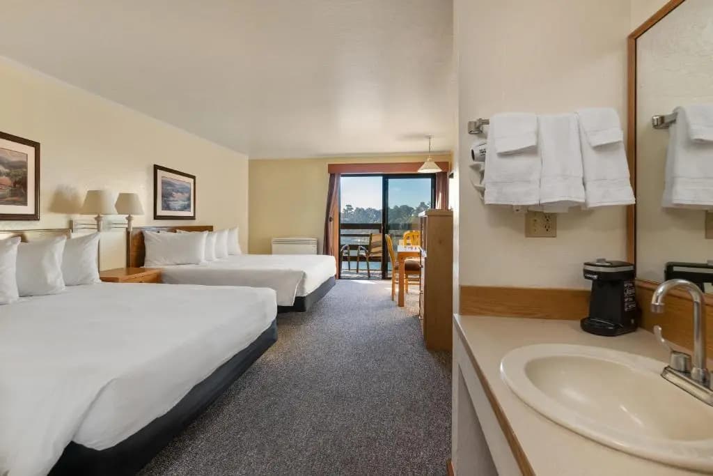 Standard Double room with harbour view full double bed