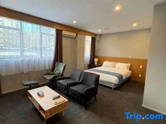 Deluxe Suite
