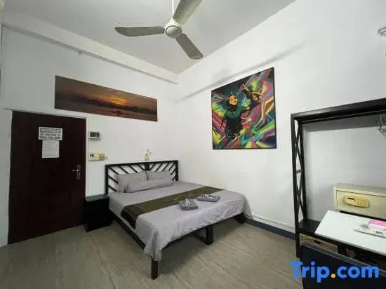 Standard Double room with pool view full double bed