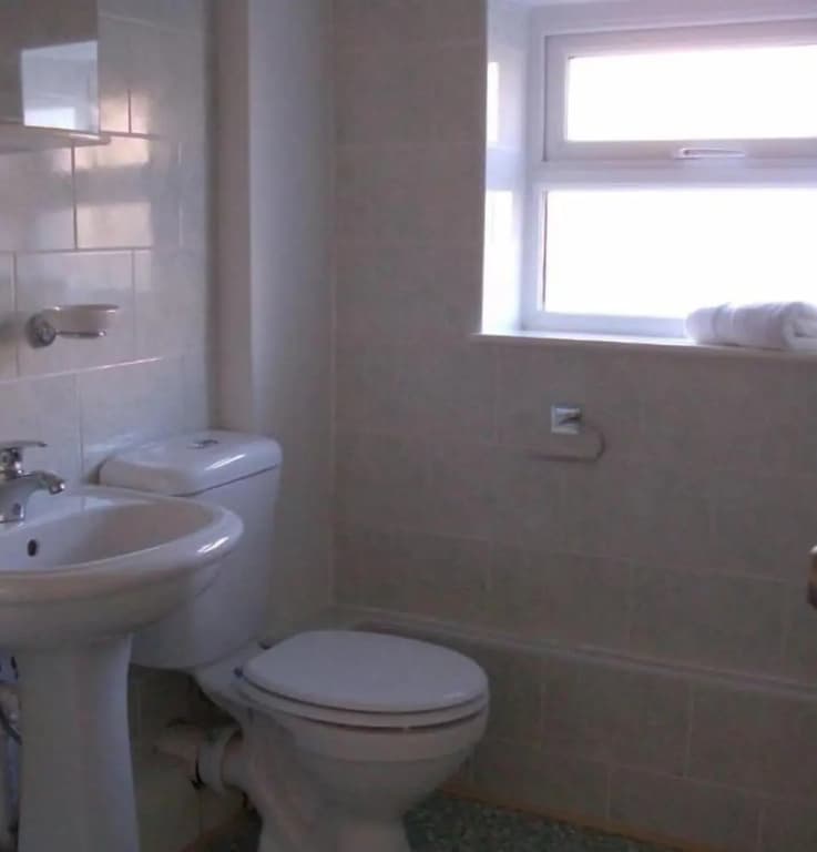 2 Bedrooms Family Apartment with partial sea view