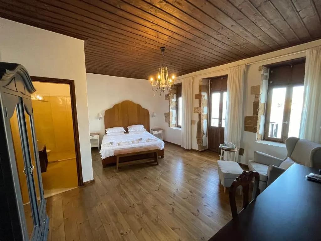 Deluxe Double room with balcony and with sea view full double bed