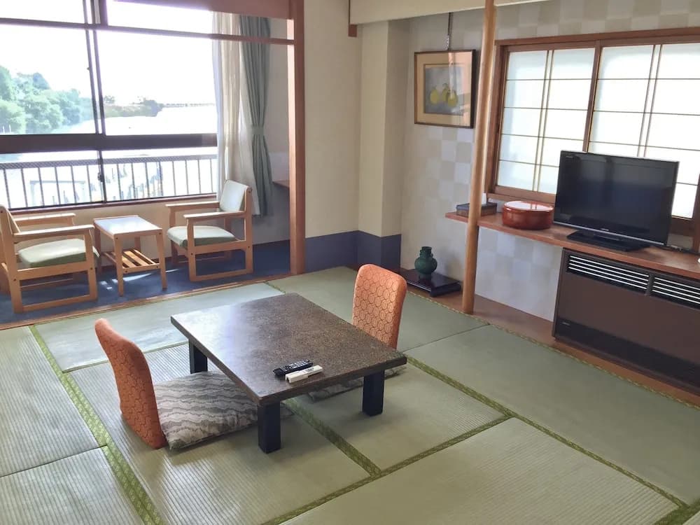 Standard room with lake view