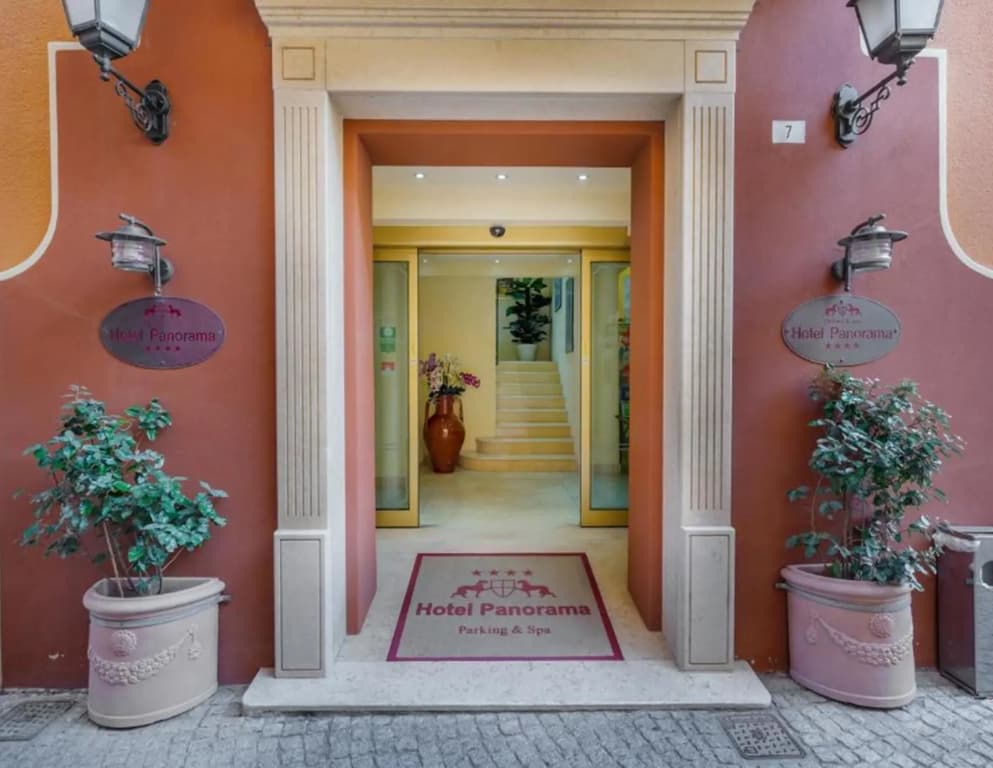 Hotel photo 1
