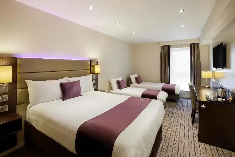 Standard Triple room