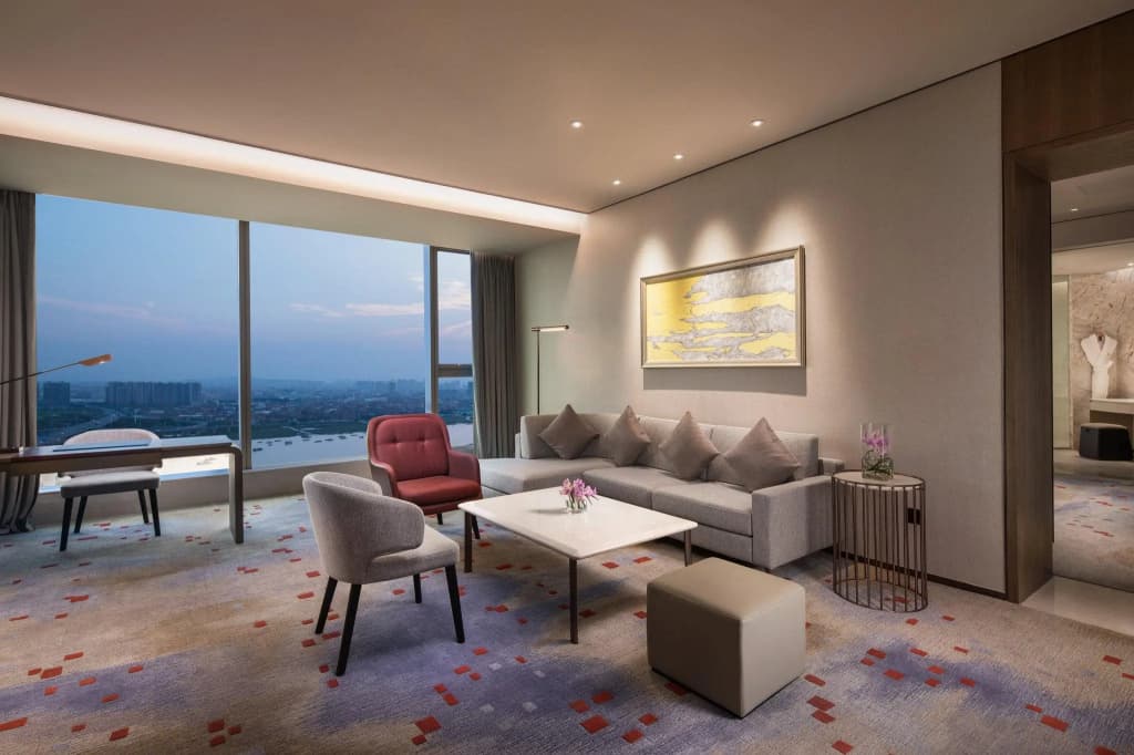 1 Bedroom Double Suite with river view full double bed