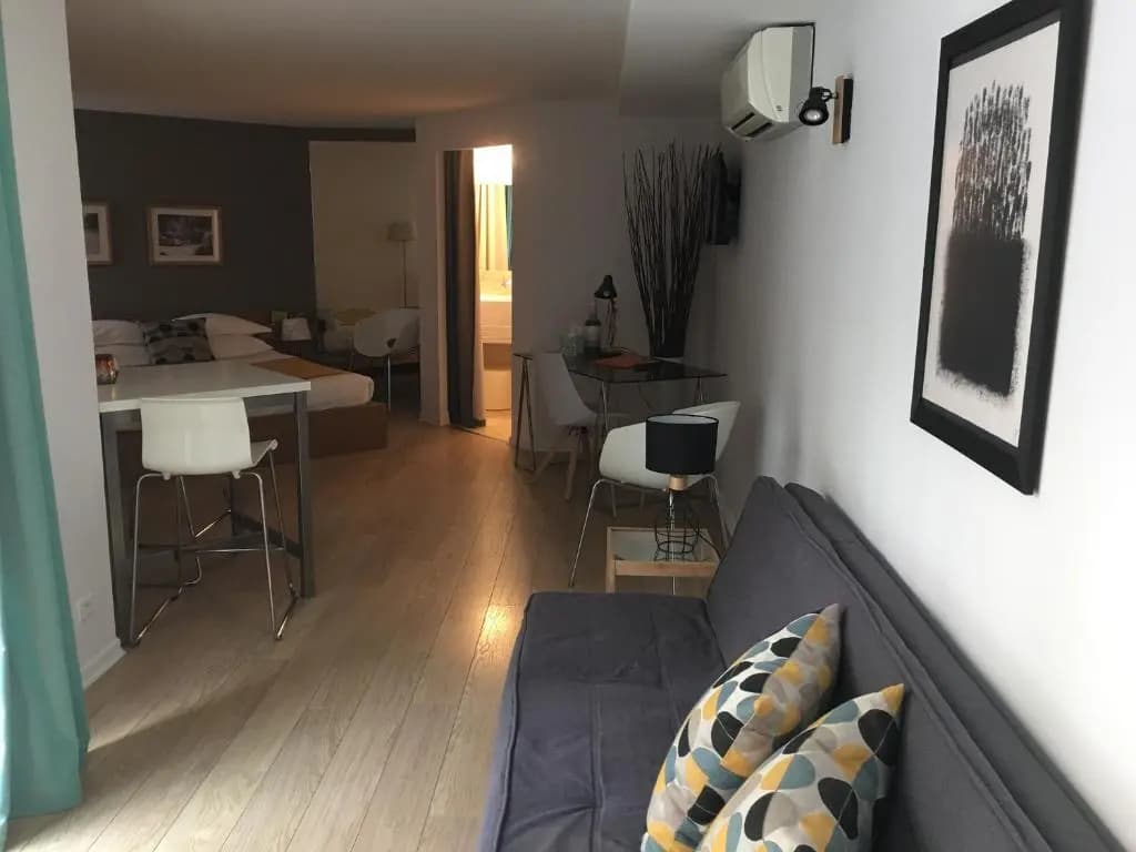 Standard Triple room with garden view