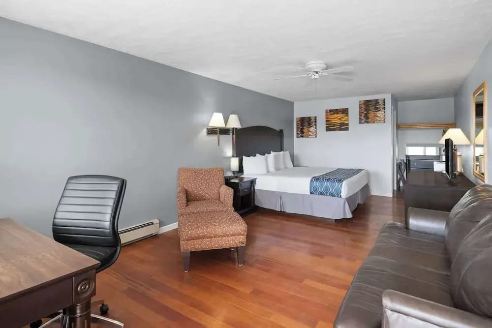 Double Suite with mountain view full double bed