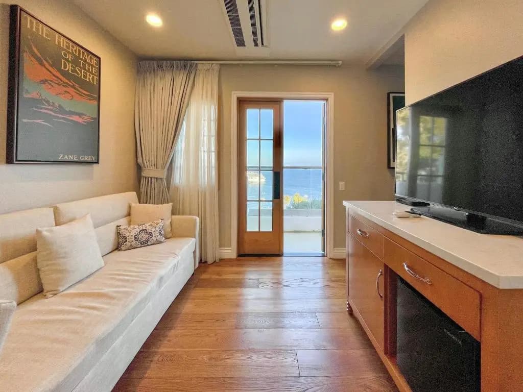 Double Suite with sea view full double bed