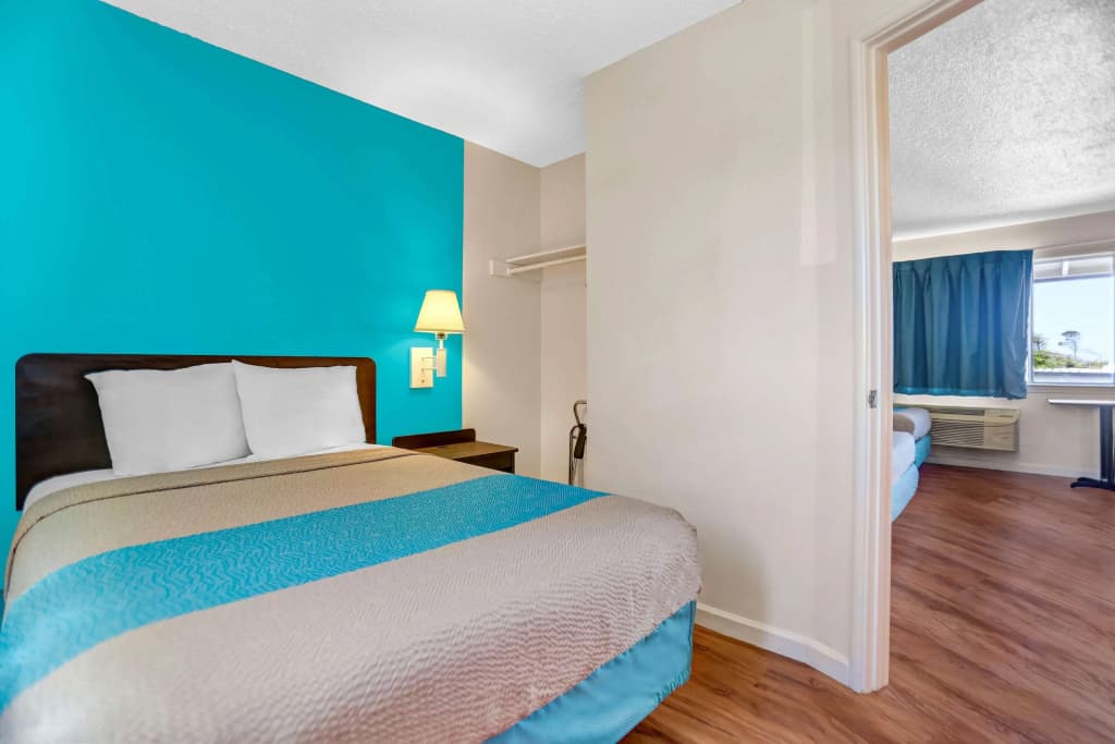 Sextuple Suite