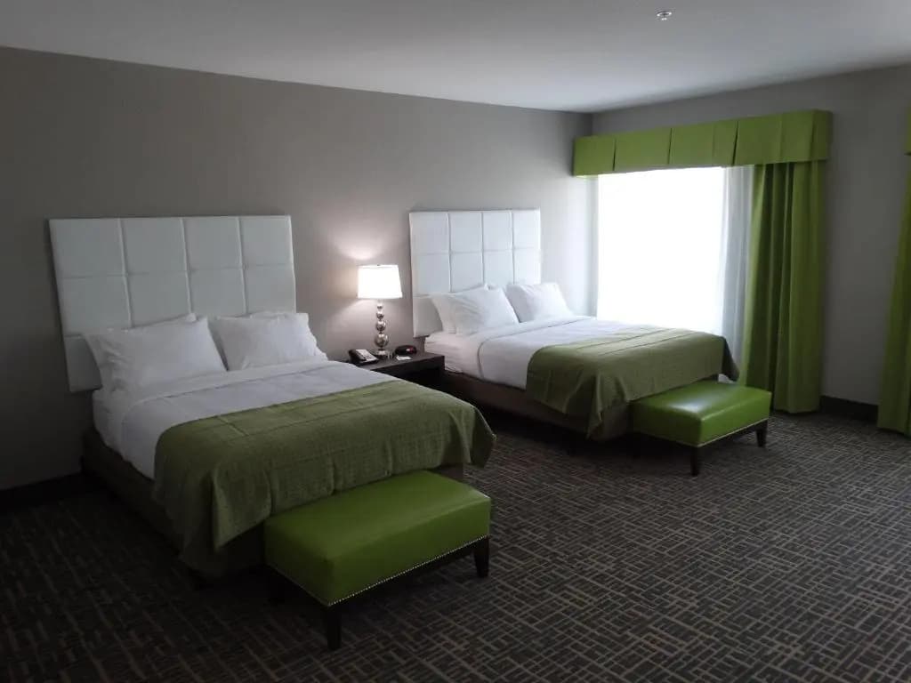Deluxe Suite