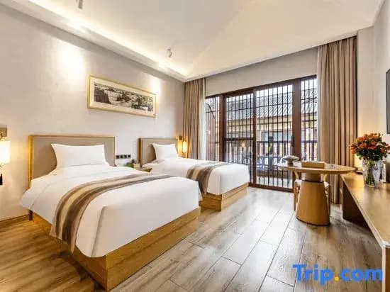 Standard room with balcony and with view