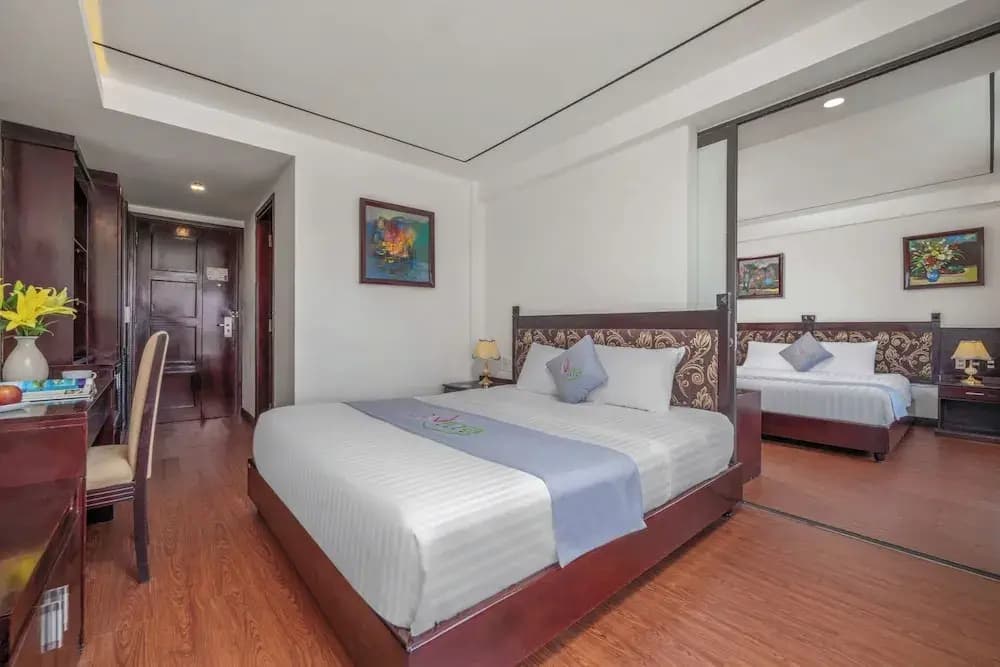 2 Bedrooms Deluxe Quadruple room with river view
