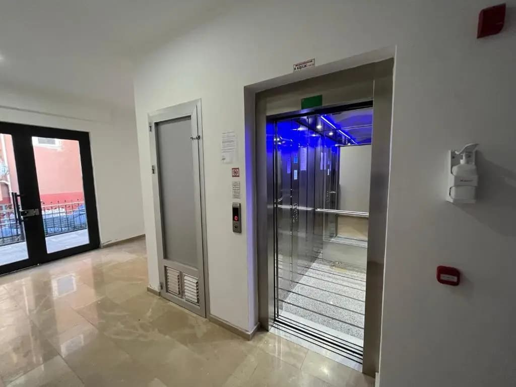 Apartment with balcony