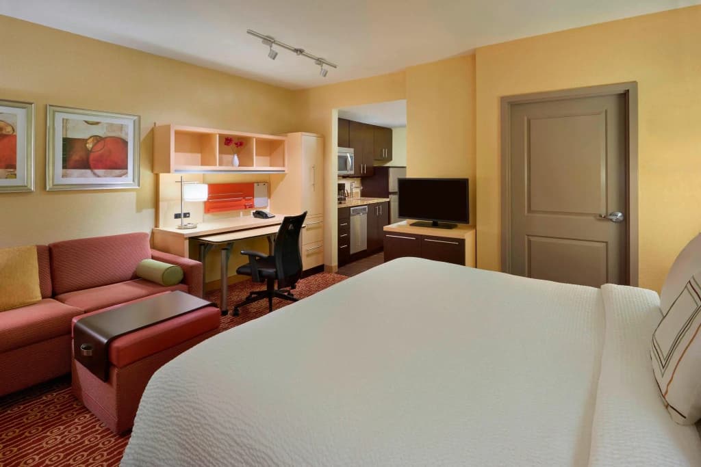 Double Suite full double bed