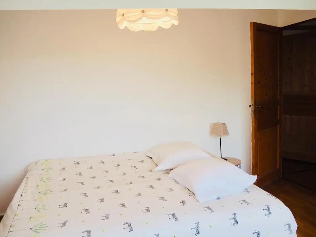 4 Bedrooms Cottage